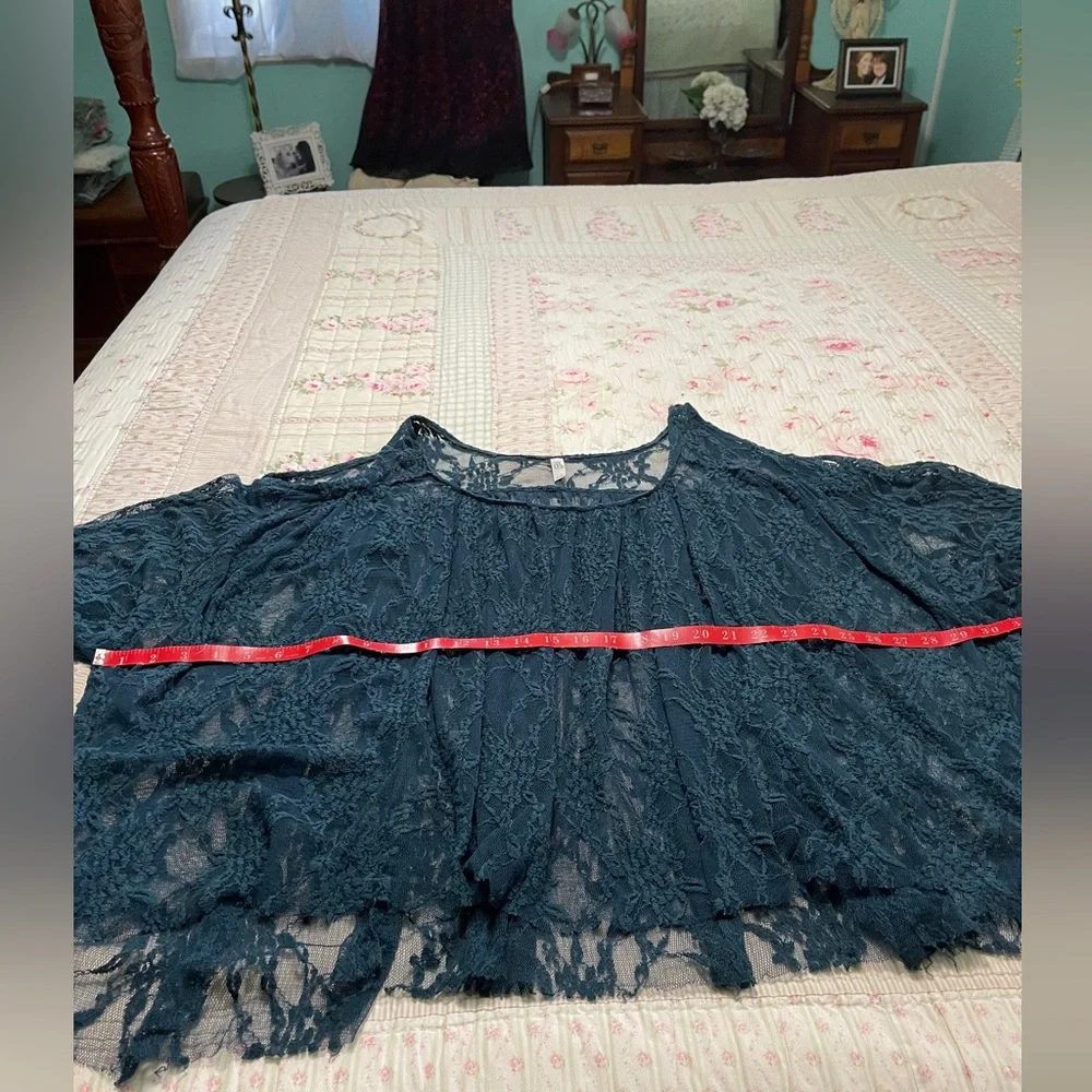 Free People Lost in Austin Cold Shoulder Top in Teal size L NWOT - Picture 4 of 8